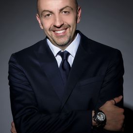 Executive coach for managers who want to focus on their skills or improve their careers, for outplacement and for sales network. 
Life coach for whoever wants to improve their lives, reach their goals or address the obstacles.